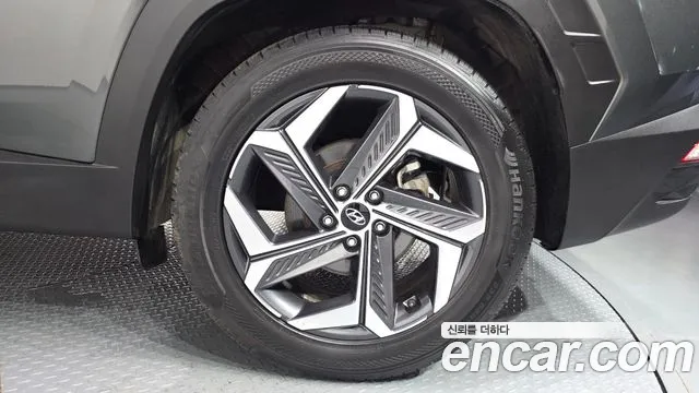 Hyundai Tucson Tucson (NX4) Бензин 1.6 турбо 2WD — Фото автомобиля 17