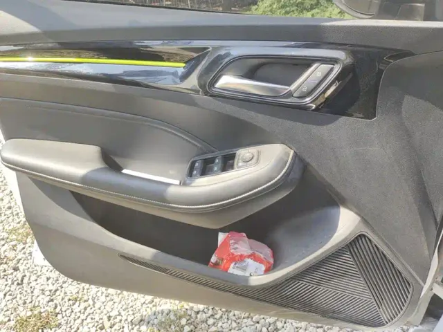 Roewe i5 — Фото автомобиля 7