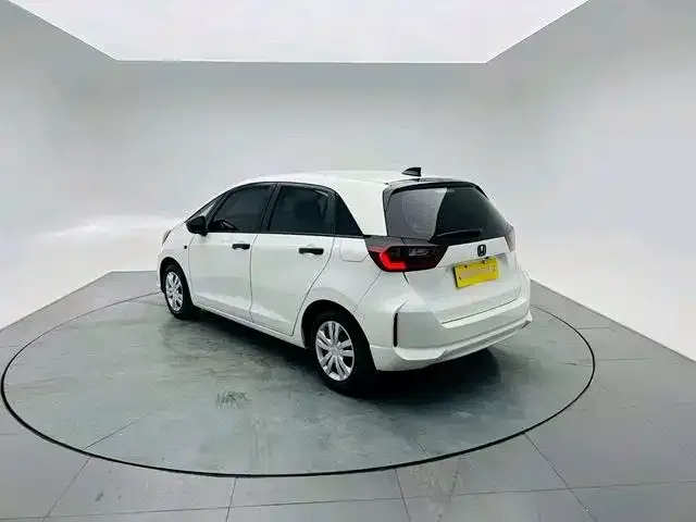 Honda Fit — Фото автомобиля 9