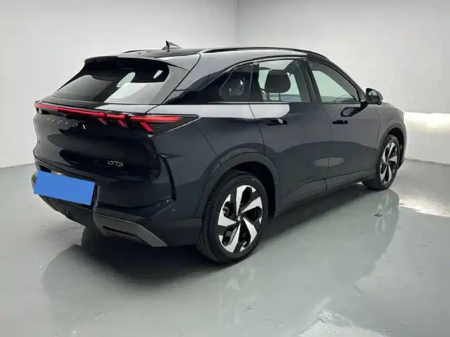 Arcfox Alpha T5 — Фото автомобиля 6