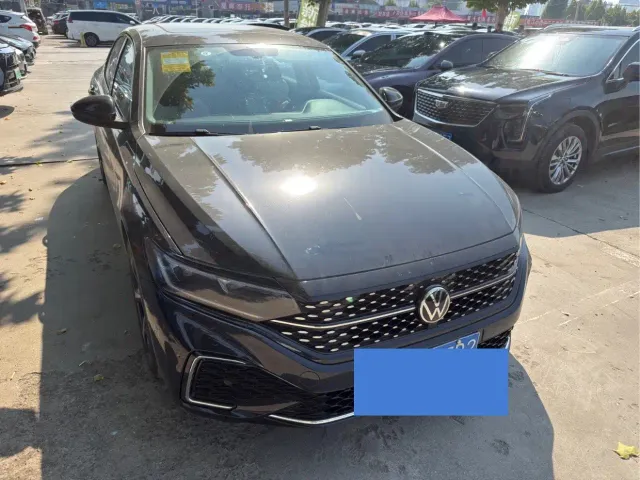 Volkswagen Passat — Фото автомобиля 3