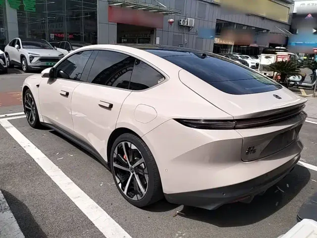Nio ET5 — Фото автомобиля 4