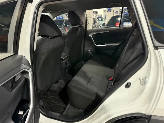 Toyota RAV4 — Фото автомобиля 5