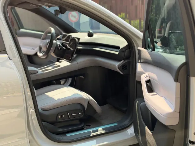 Nio EC6 — Фото автомобиля 7