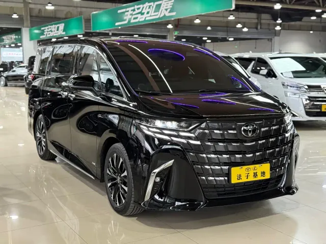 Toyota Alphard — Фото автомобиля 3