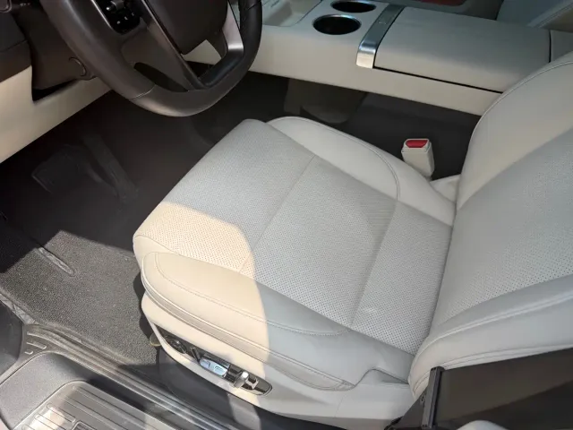 Li Auto MEGA — Фото автомобиля 11