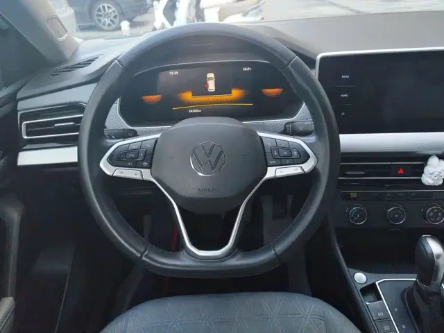 Volkswagen Lavida — Фото автомобиля 15