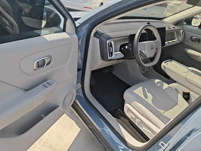 Leapmotor B10 — Фото автомобиля 15