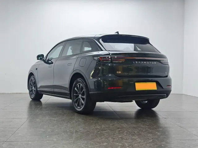 Leapmotor C11 — Фото автомобиля 4