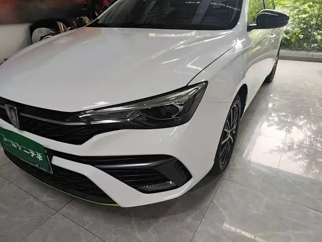 Roewe i5 — Фото автомобиля 23