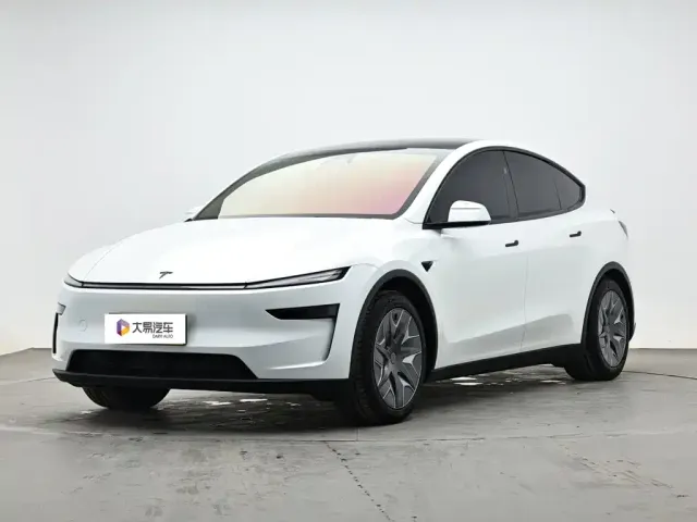 Фотография автомобиля — Tesla Model Y L