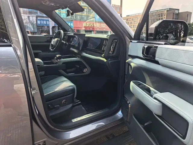 BYD FangChengBao Leopard 5 — Фото автомобиля 17