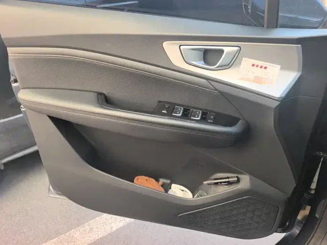 Wuling Jiachen — Фото автомобиля 7