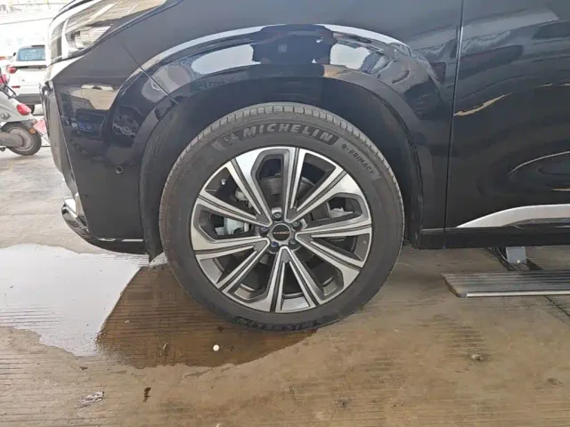 Exeed VX — Фото автомобиля 22