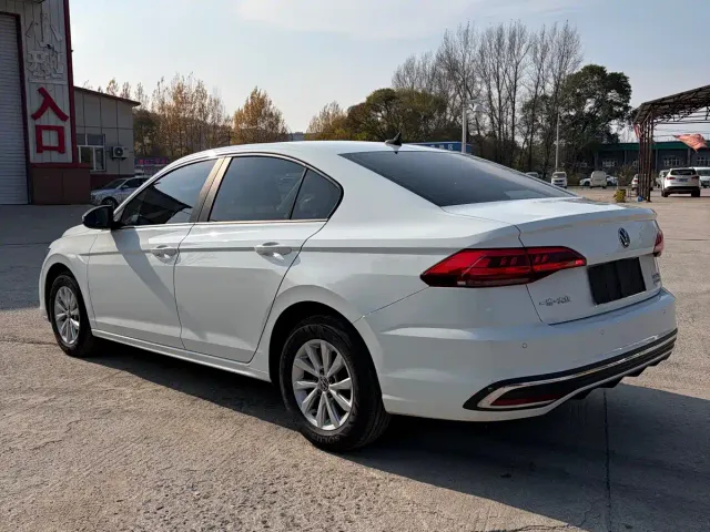 Volkswagen Bora — Фото автомобиля 9