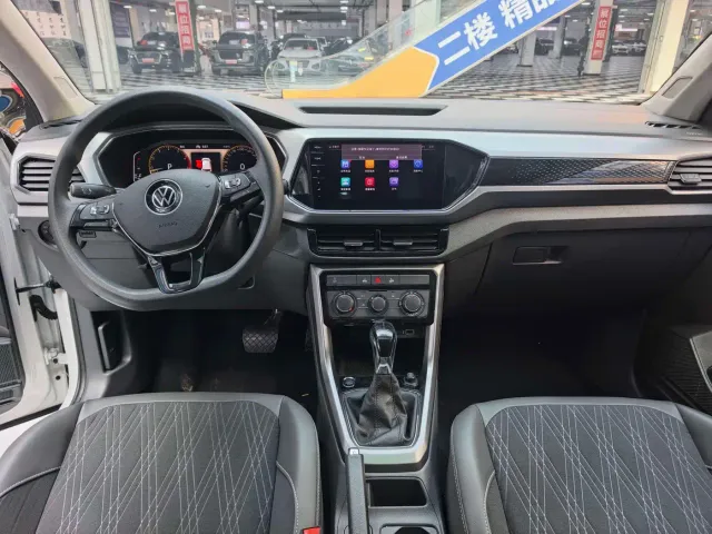 Volkswagen T-Cross — Фото автомобиля 9