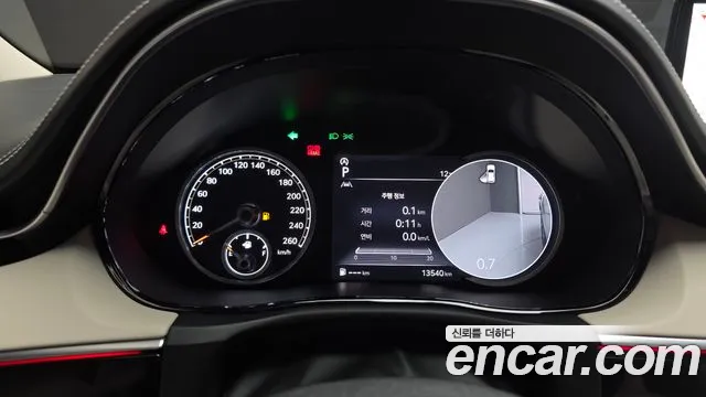Genesis GV70 — Фото автомобиля 11