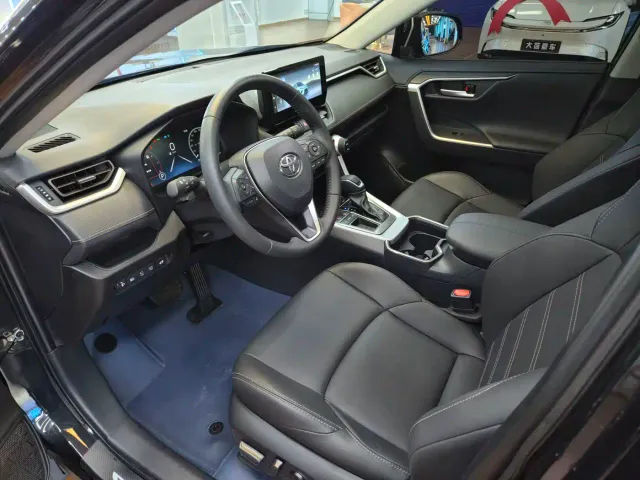 Toyota Wildlander — Фото автомобиля 10