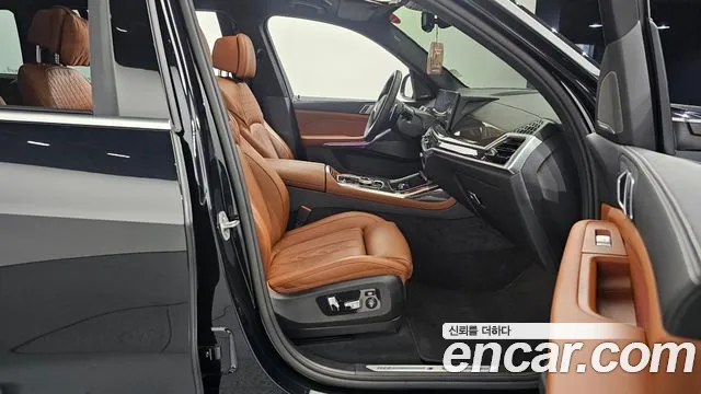 BMW X7 — Фото автомобиля 10