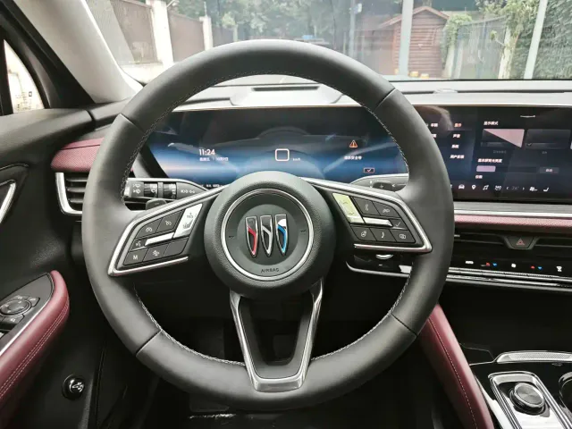 Buick Envision Plus — Фото автомобиля 19