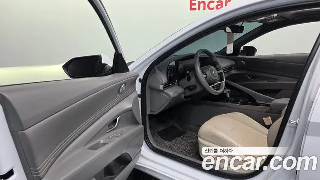 Hyundai Avante CN7 — Фото автомобиля 10