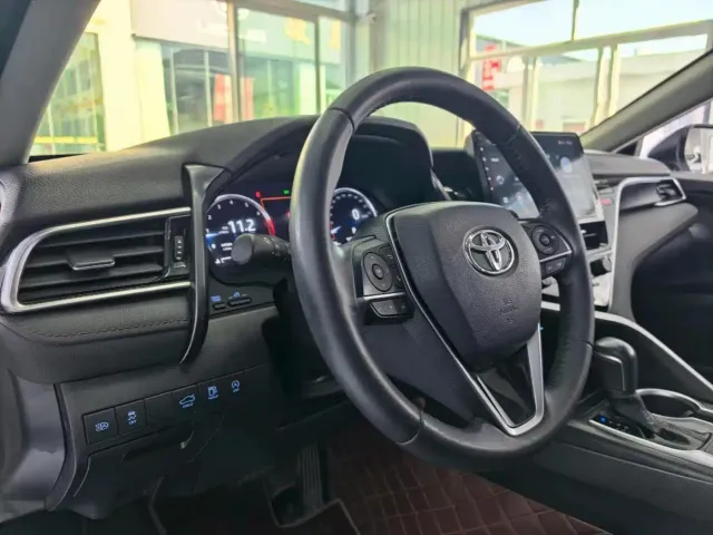 Toyota Camry — Фото автомобиля 4