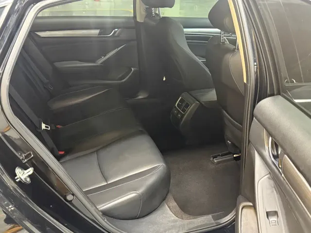 Honda Accord — Фото автомобиля 10