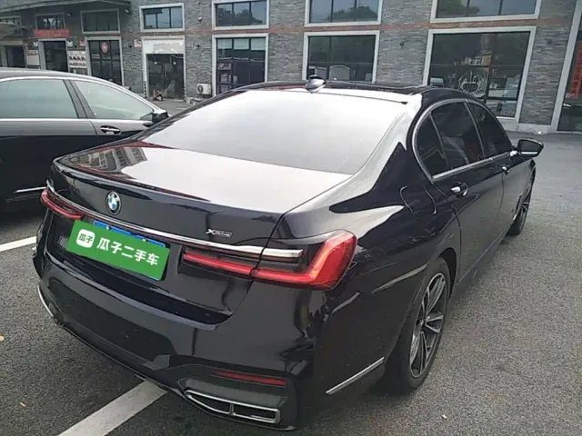 BMW 7 Series — Фото автомобиля 6