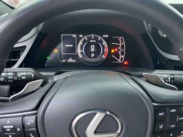 Lexus ES — Фото автомобиля 3