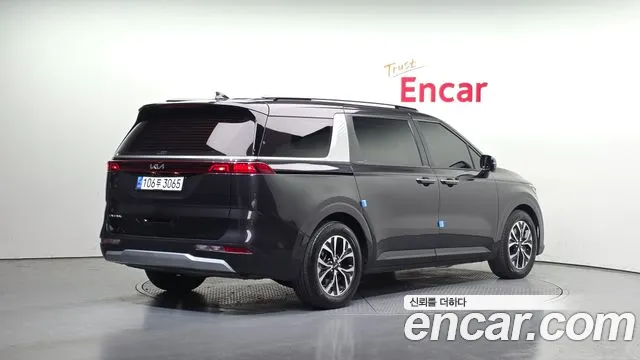 Kia Canival — Фото автомобиля 2