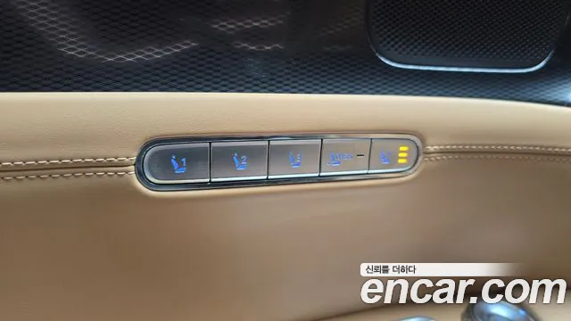 Genesis G90 Бензин 3.5 турбо AWD — Фото автомобиля 28