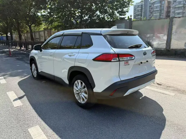 Toyota Corolla Cross — Фото автомобиля 4