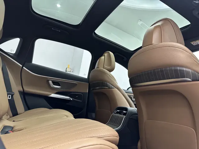 Mercedes-Benz E-Class — Фото автомобиля 14