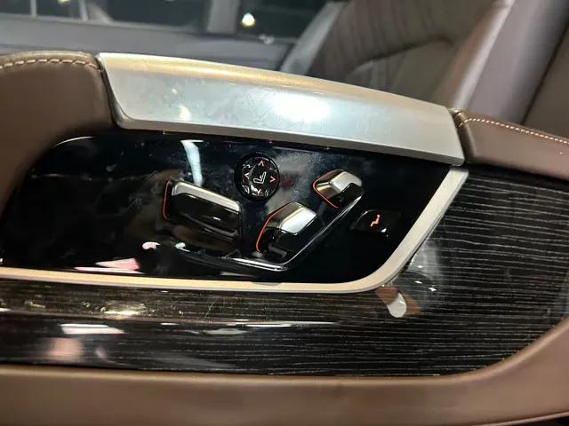 BMW 7 Series — Фото автомобиля 22