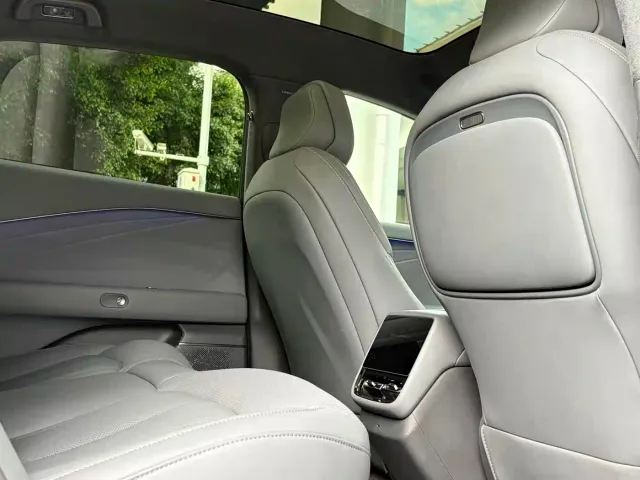 Xpeng P7+ — Фото автомобиля 6