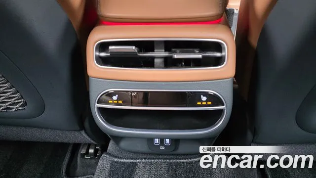 Genesis GV70 — Фото автомобиля 29