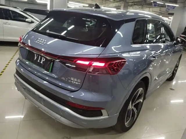 Audi Q4 e-tron — Фото автомобиля 4