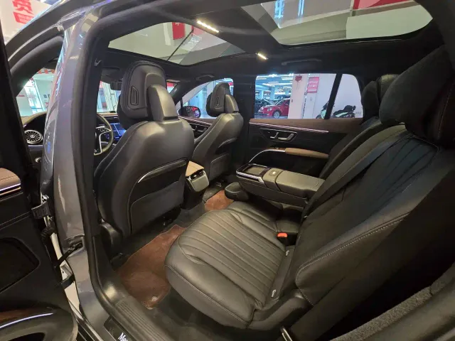 Mercedes-Benz EQS SUV — Фото автомобиля 6