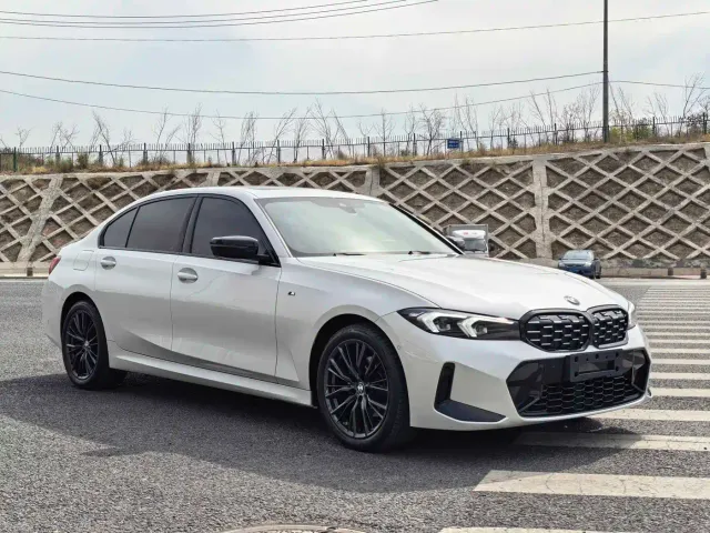 BMW 3 Series — Фото автомобиля 3