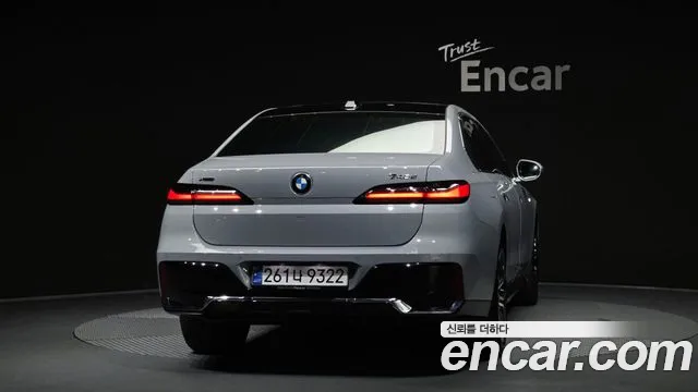 BMW 7 Series G70 — Фото автомобиля 4