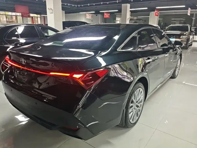 Toyota Avalon — Фото автомобиля 6