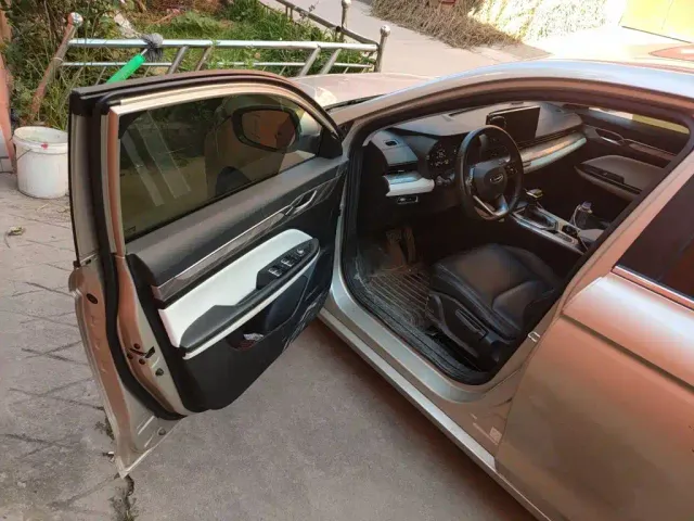 Geely Emgrand L — Фото автомобиля 12