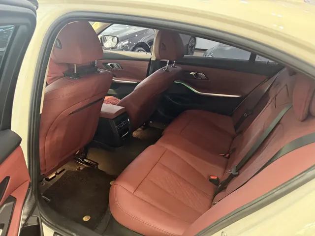 BMW 3 Series — Фото автомобиля 5
