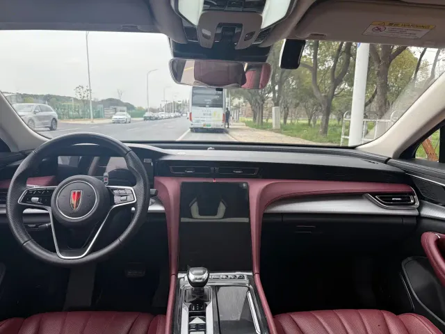 Hongqi H5 — Фото автомобиля 14