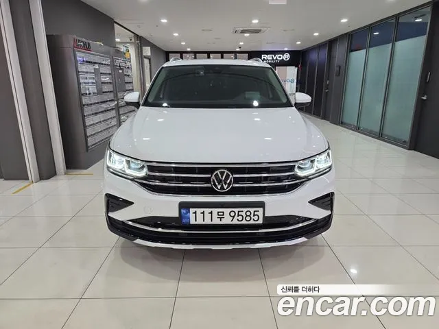 Фотография автомобиля — Volkswagen Tiguan