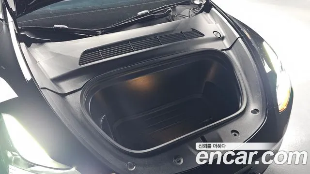Tesla Model Y — Фото автомобиля 9