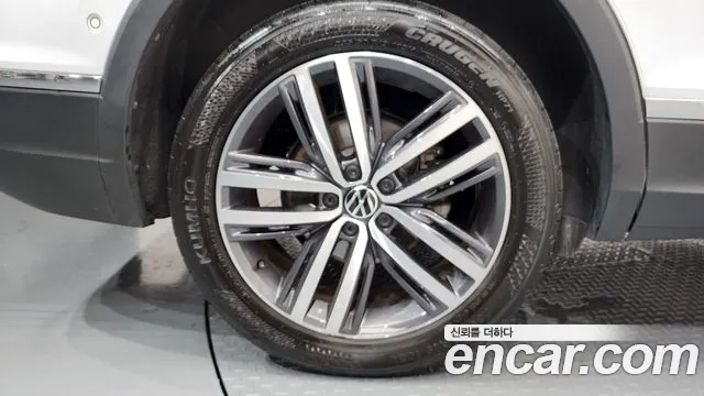 Volkswagen Tiguan — Фото автомобиля 3