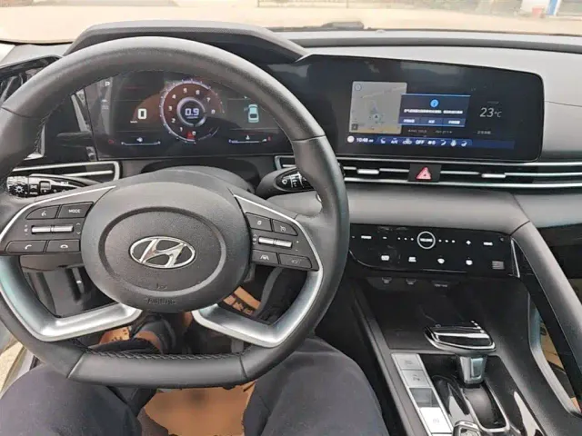 Hyundai Elantra — Фото автомобиля 9