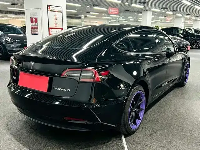 Tesla Model 3 — Фото автомобиля 9