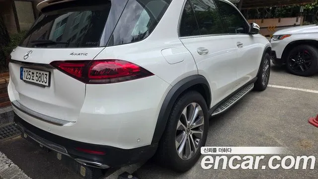 Mercedes-Benz GLE-Class — Фото автомобиля 12